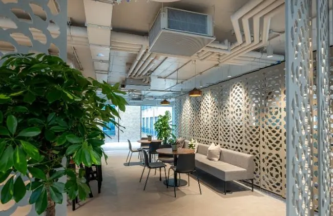 Artus Air AR75 units installed in a meeting space at thr ARUP office in London