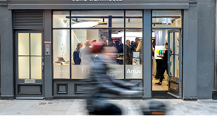Artus Air Show Room
